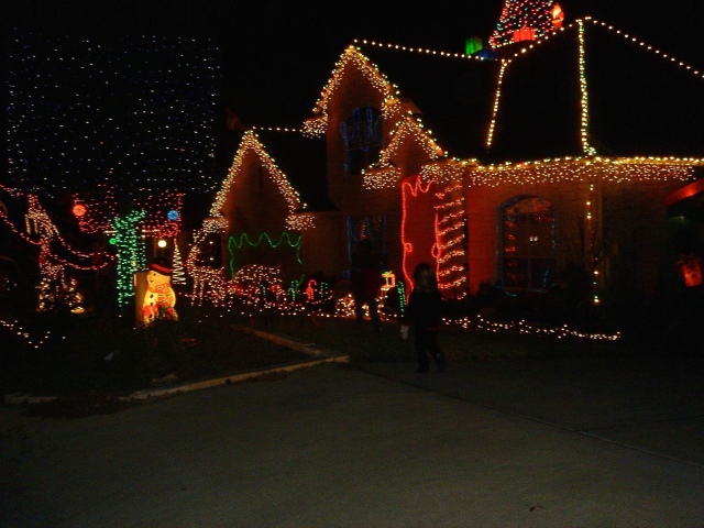 Hildebrand Christmas ScreenSaver/640x480_2005-12-04-09 Steiner Ranch Lights.jpg